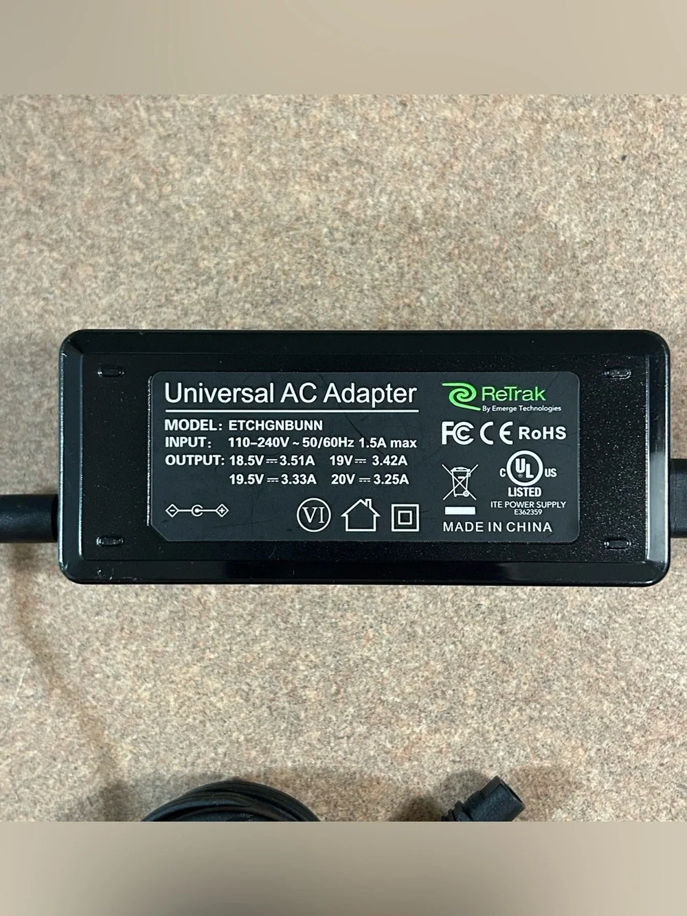 Retrak Laptop Universal Charger AC/DC Adapter Retractable Cords multiple bits